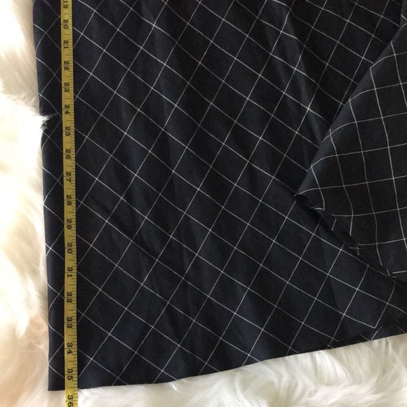 ANN TAYLOR Black and White Pattern Midi Skirt - A Line Silhouette. Size 2 - Picture 7 of 9